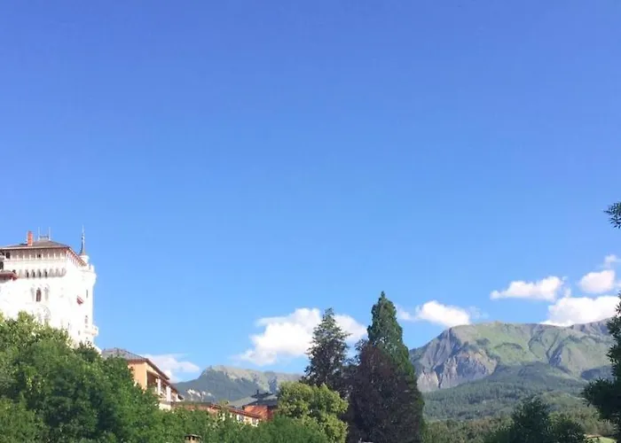 Le Val D'ailleurs Bed & Breakfast