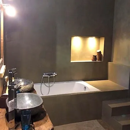 Bed & Breakfast Le Val D'ailleurs 3*